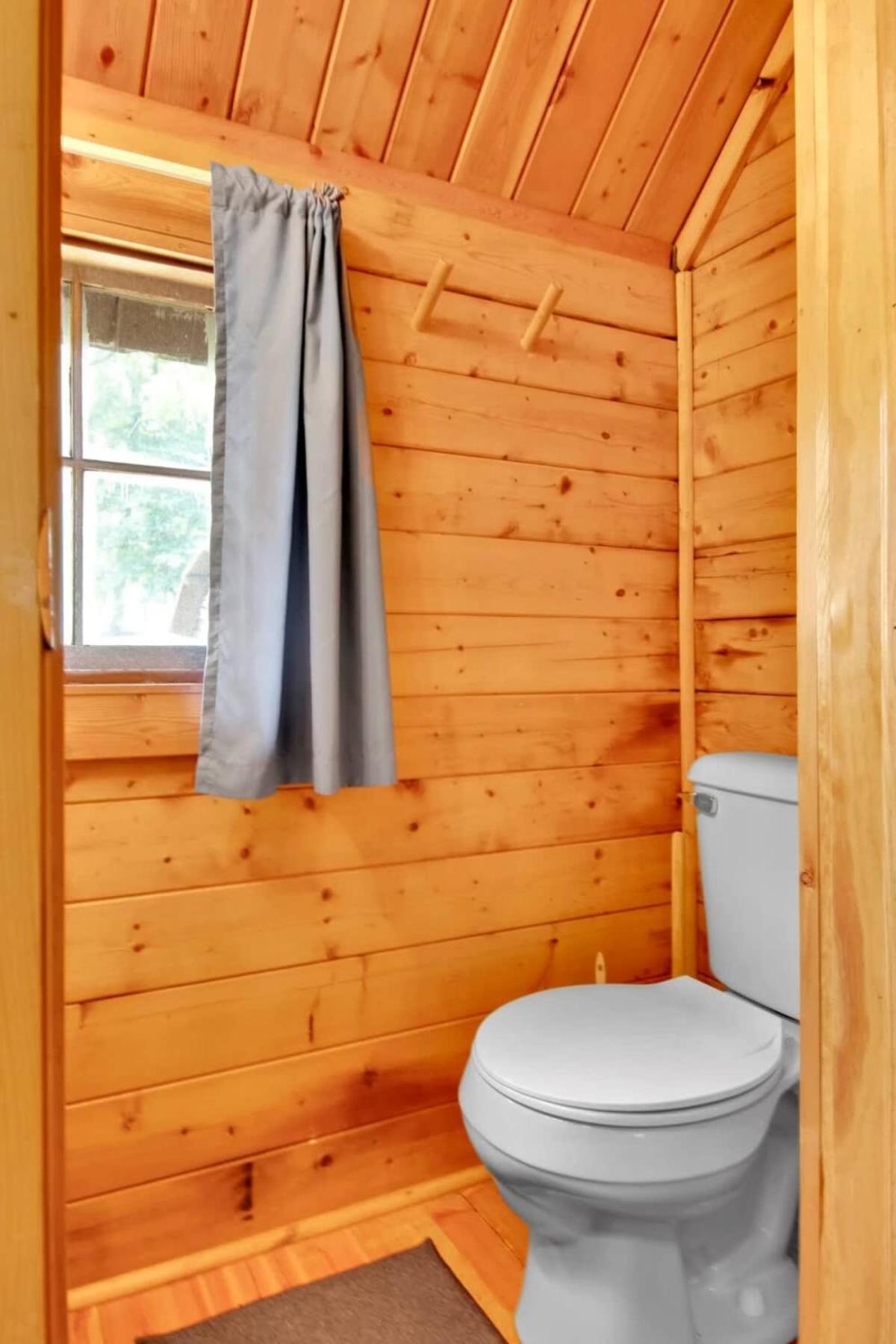 Rustic Cabin With Pool Access Μπλούμινγκτον Εξωτερικό φωτογραφία
