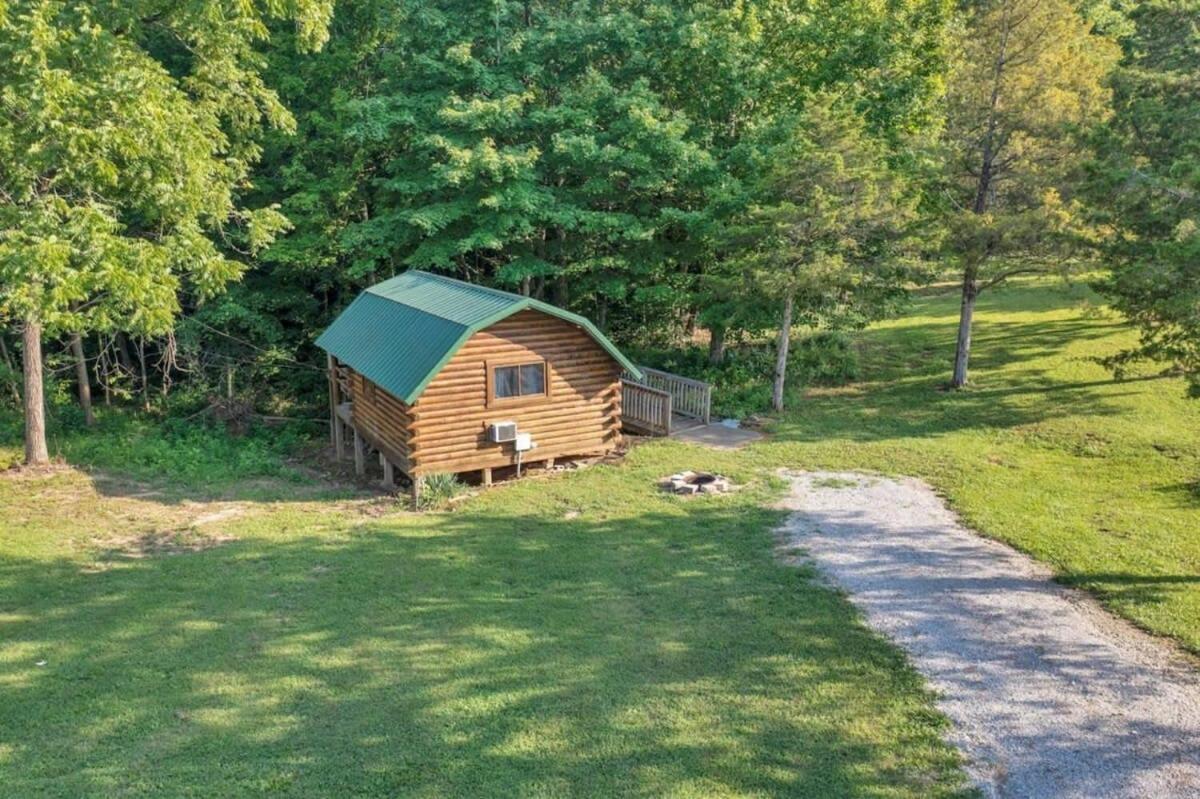 Rustic Cabin With Pool Access Μπλούμινγκτον Εξωτερικό φωτογραφία